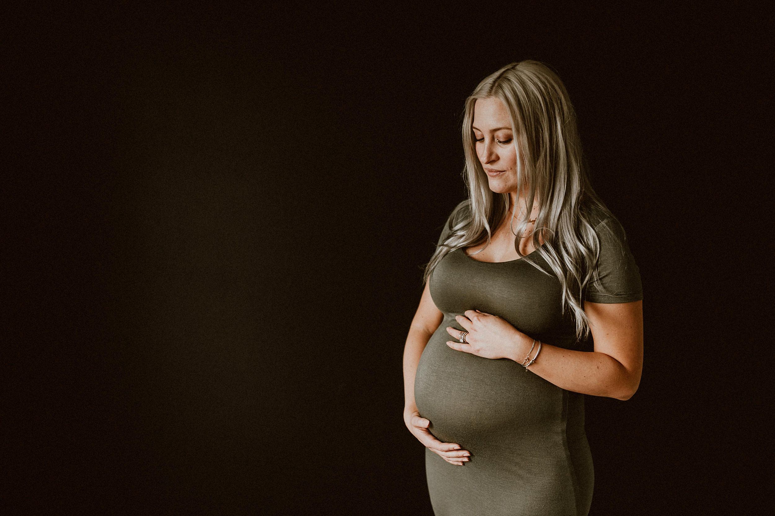 At Home Maternity Session in Los Angeles