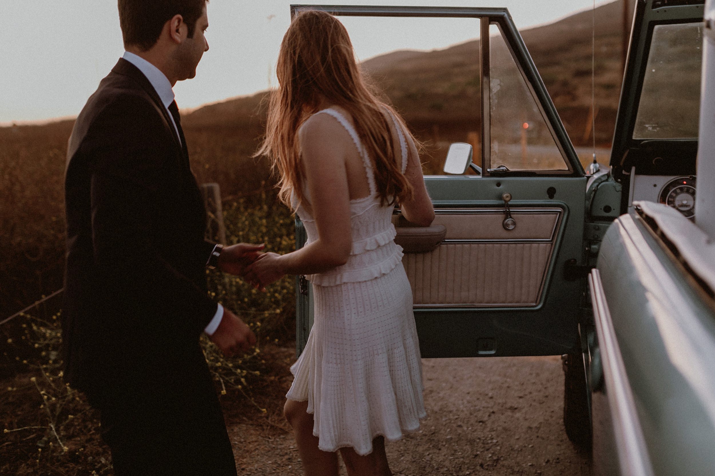 Beach Bluff Elopement in Malibu with Old Bronco Beach Bluff Elopement in Malibu with Old Bronco