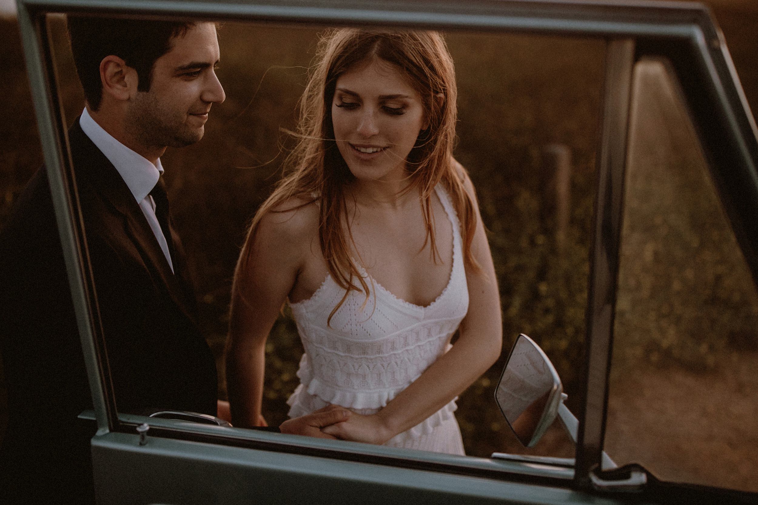 Beach Bluff Elopement in Malibu with Old Bronco Beach Bluff Elopement in Malibu with Old Bronco