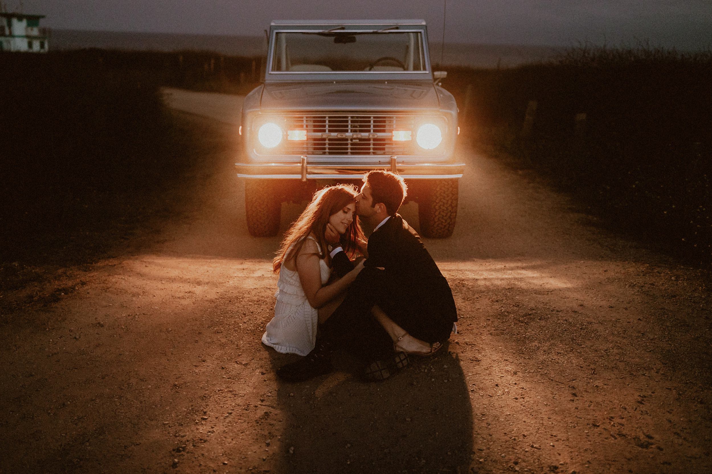 Beach Bluff Elopement in Malibu with Old Bronco Beach Bluff Elopement in Malibu with Old Bronco